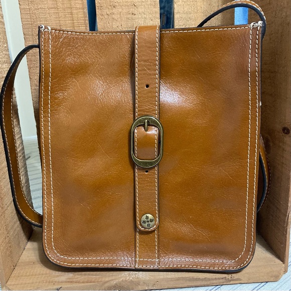 Patricia Nash Handbags - PATRICIA NASH VENEZIA LEATHER CROSSBODY BAG